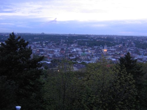 Вид с Замковой горы на вечерний Львов. Автор фото - Mirta.